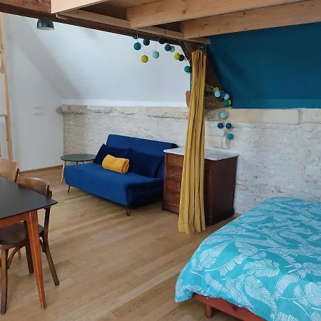 Agreable Maisonnette En Duplex, Avec Patio Proche Lion-sur-Mer