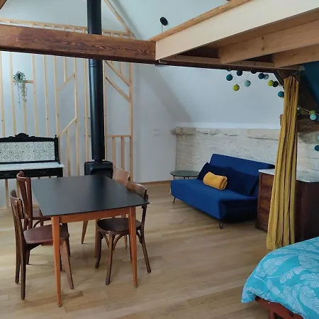 Agreable Maisonnette En Duplex, Avec Patio Proche * Lion-sur-Mer