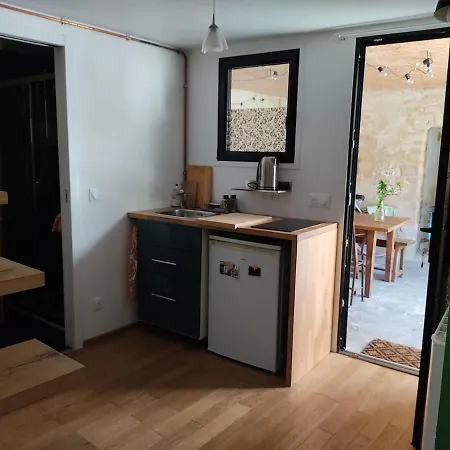 Σπίτι διακοπών Agreable Maisonnette En Duplex, Avec Patio Proche