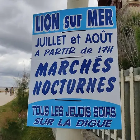 Holiday home Agreable Maisonnette En Duplex, Avec Patio Proche Lion-sur-Mer
