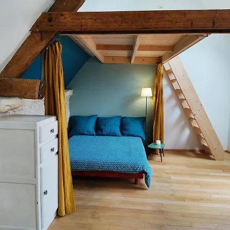 Agreable Maisonnette En Duplex, Avec Patio Proche *