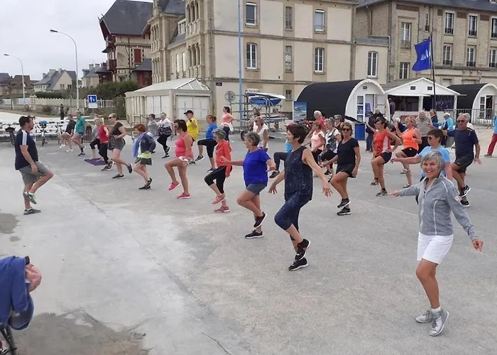 Maisonnette En Duplex, Avec Patio Proche Lion-sur-Mer