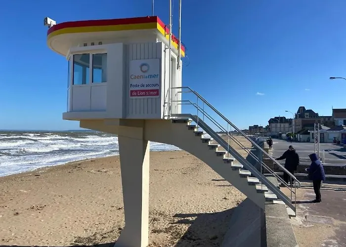 Maisonnette En Duplex, Avec Patio Proche