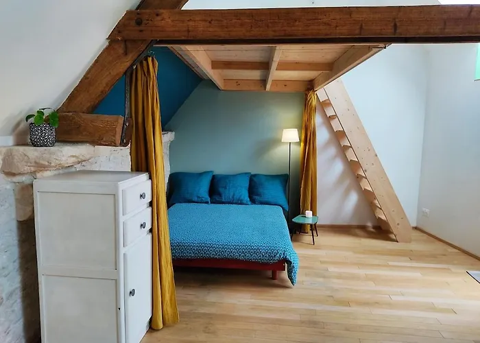 Maisonnette En Duplex, Avec Patio Proche *